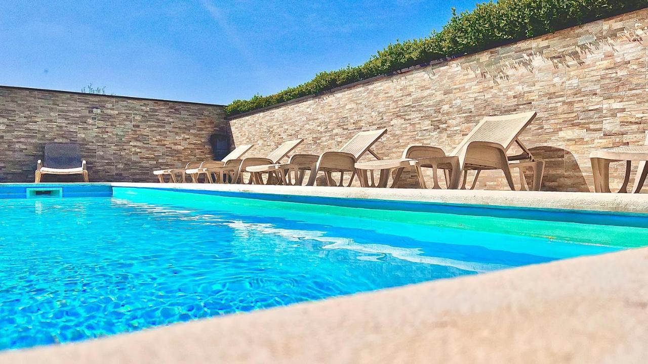 Apartments Vukancic Novigrad Istria Eksteriør bilde