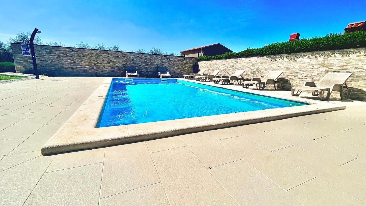 Apartments Vukancic Novigrad Istria Eksteriør bilde